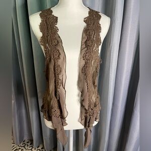 Umgee lace vest.  Small